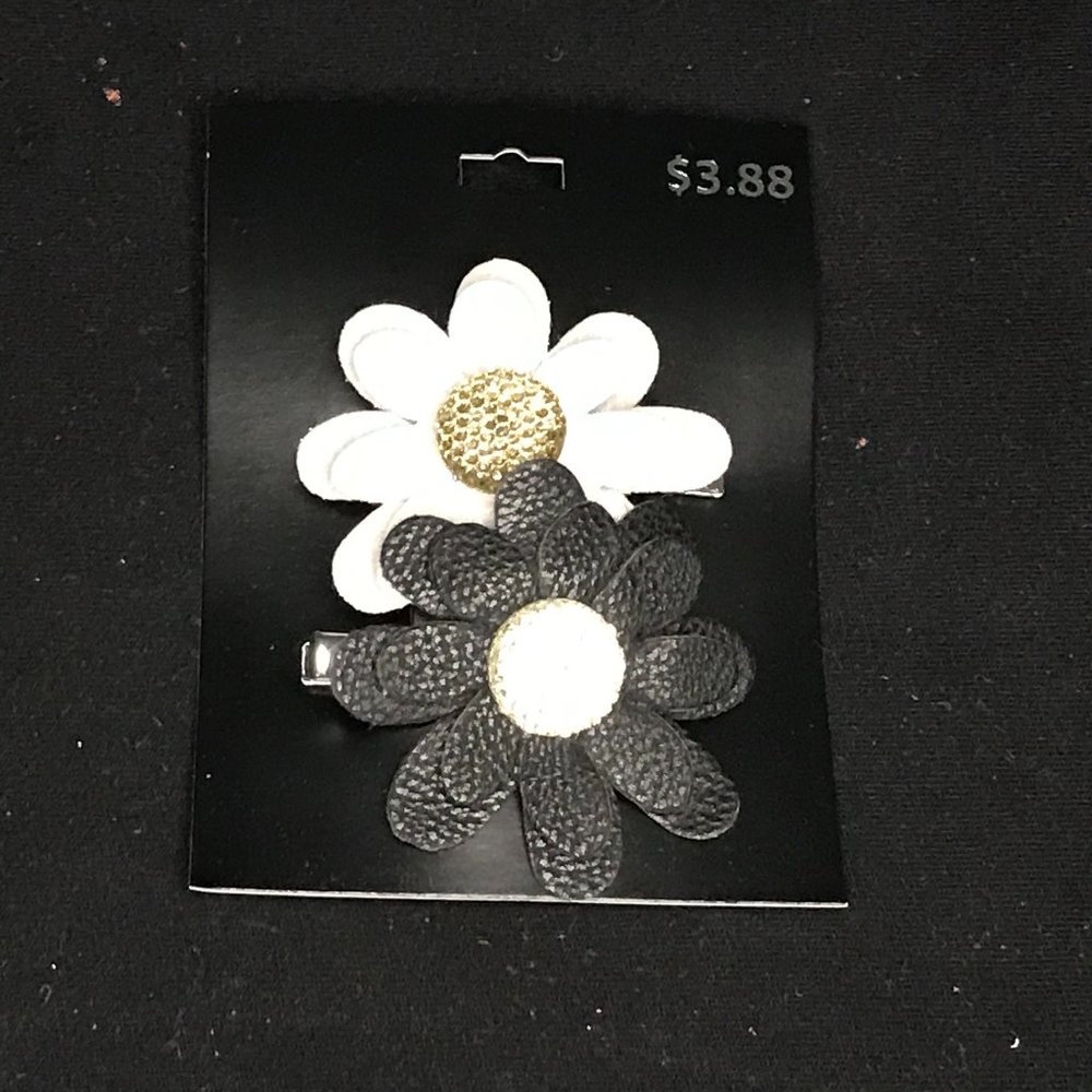 Black and White flower Hair Clip